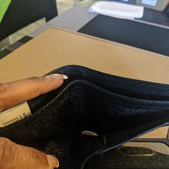 Calvin Klein Men Wallet - Picture 6 of 7